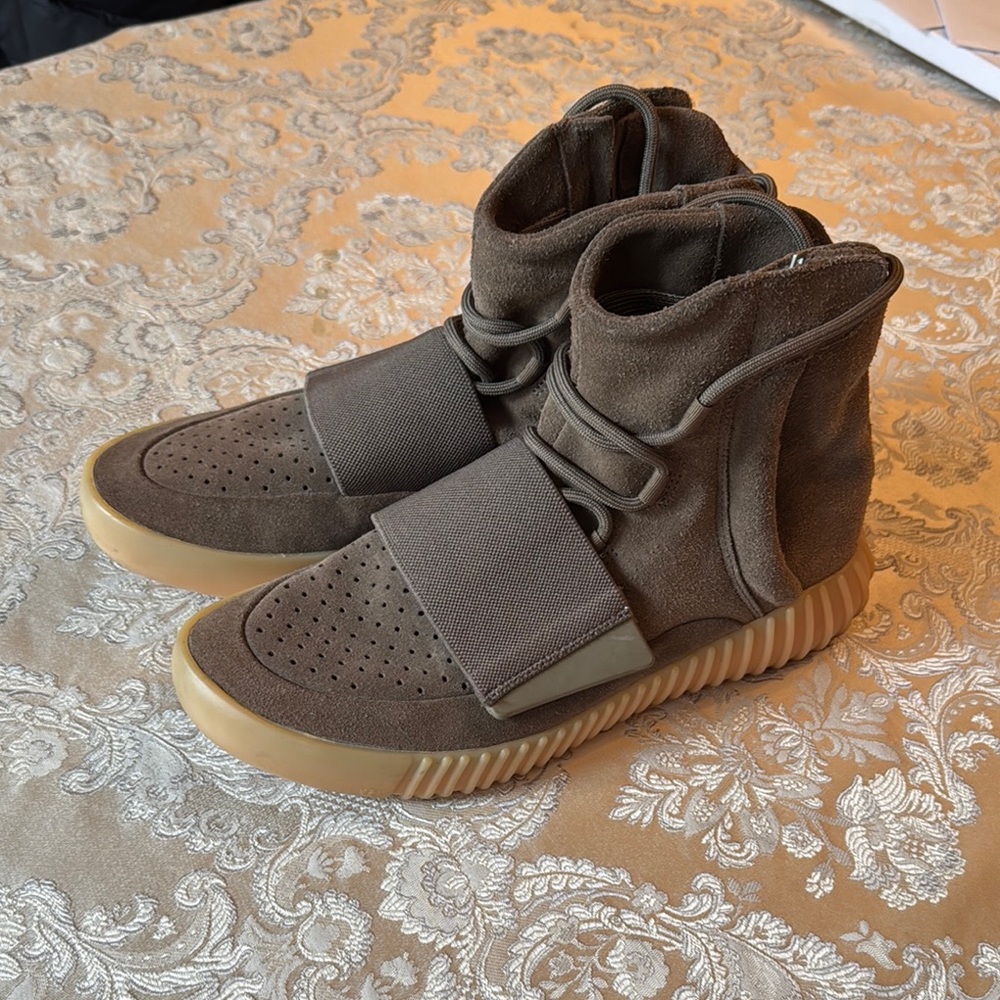Adidas Yeezy Boost 750 Chocolate